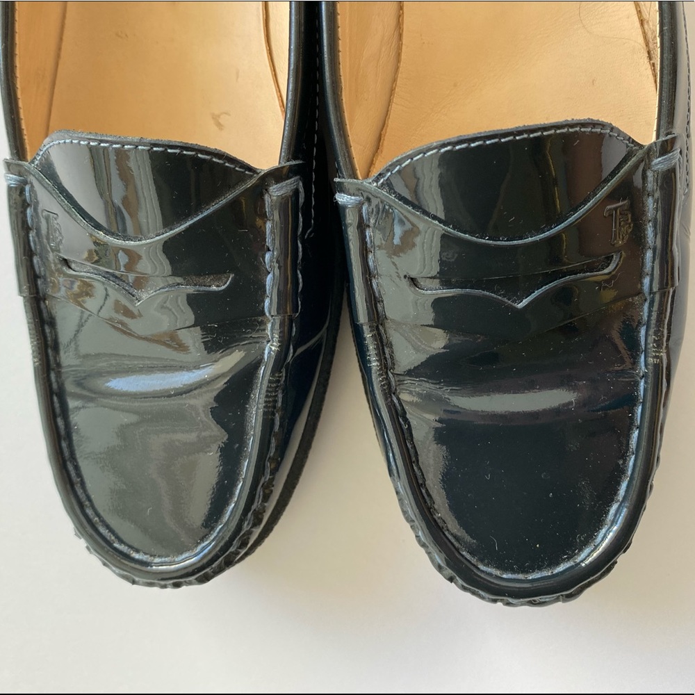 Tod’s Navy Patent Leather Driving Loafers Size 37.5 - Picture 3 of 4